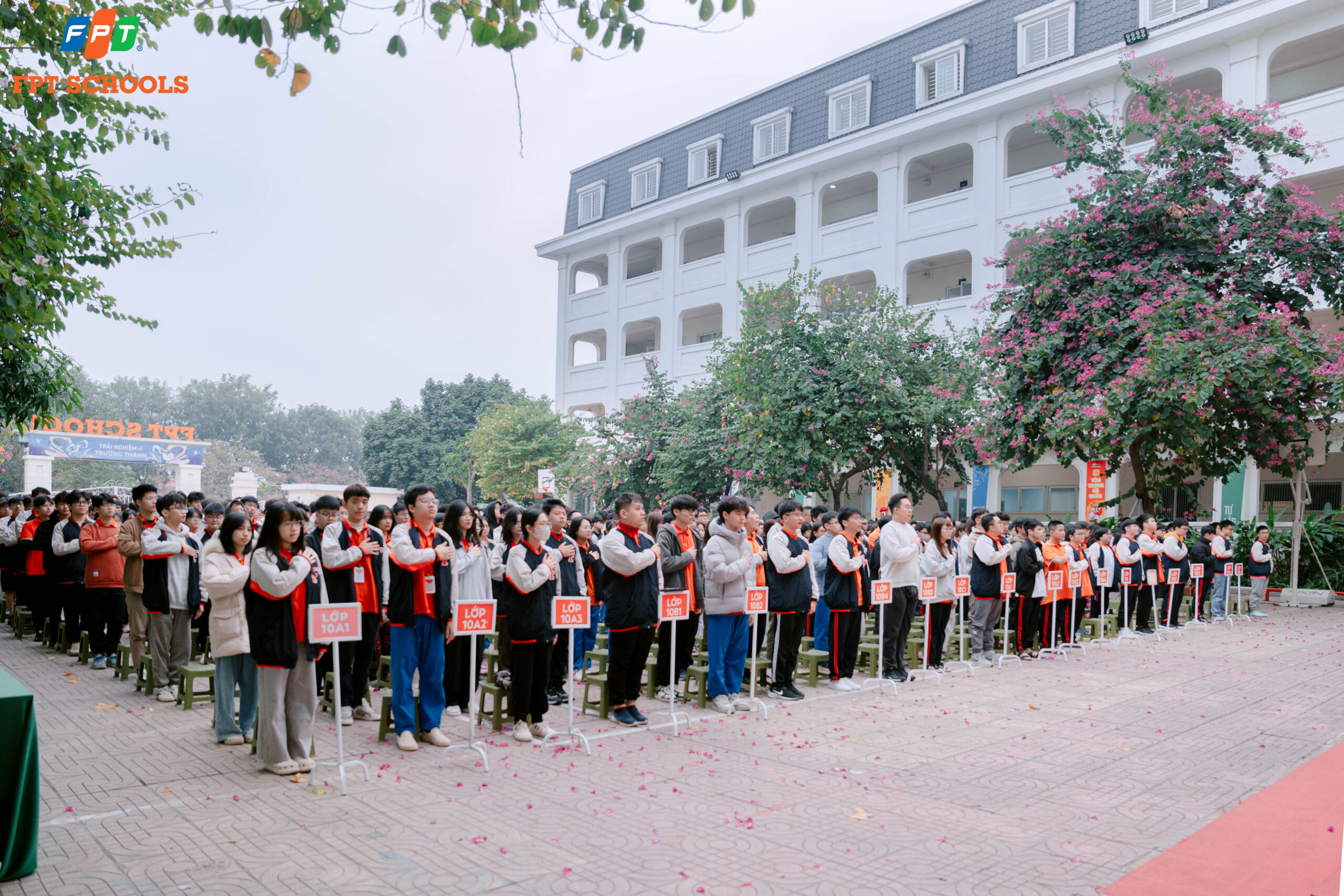 buổi sinh hoạt dưới cờ đầu năm 2026