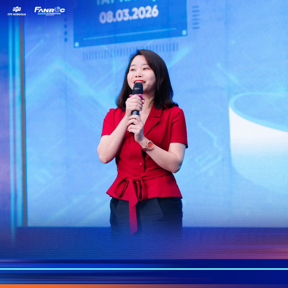 Cô Nguyễn Thị Thu Hiền - Hiệu trưởng Trường THPT FPT Tây Hà Nội chia sẻ tại Vòng Chung kết FAnRoC cấp cơ sở.