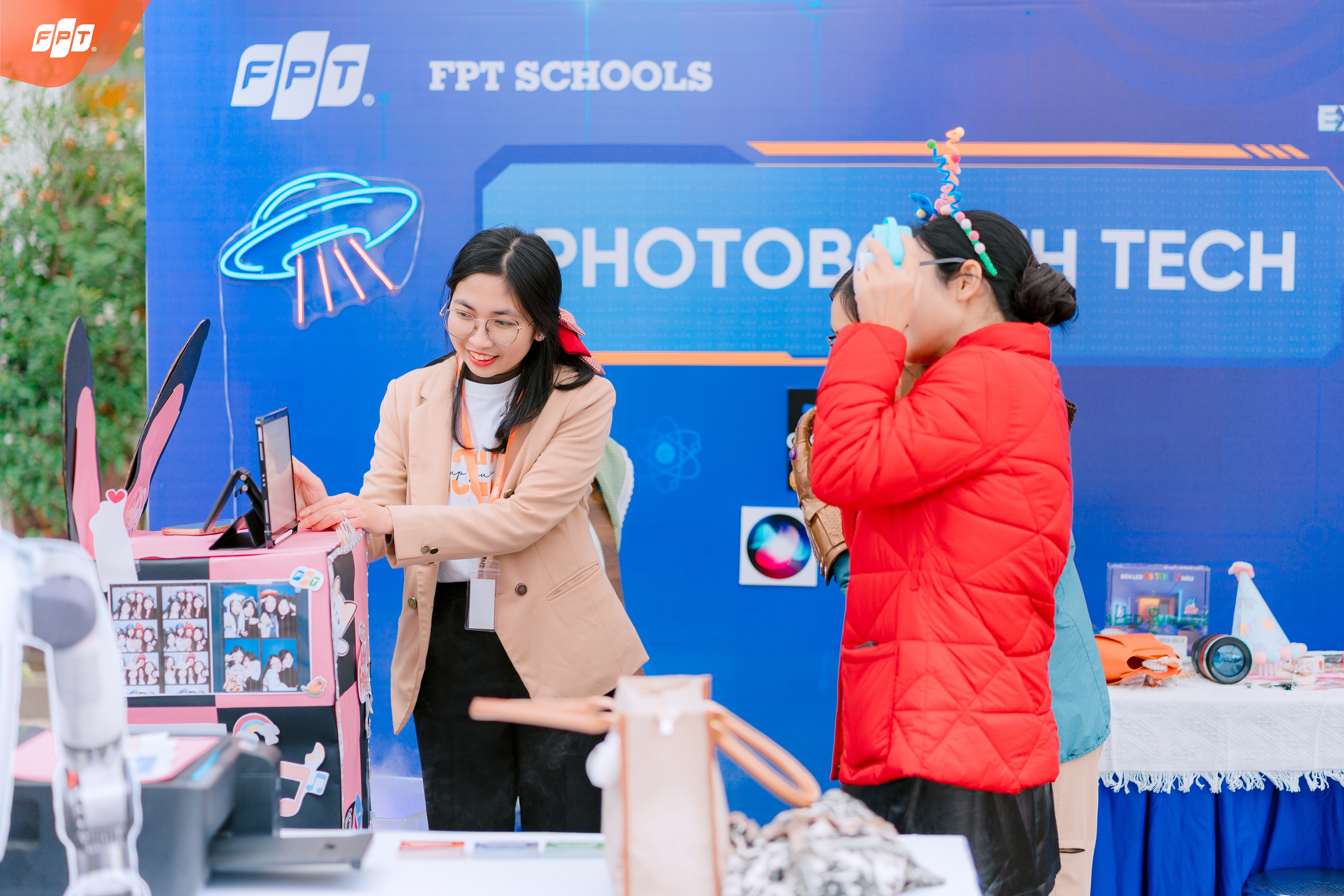 Gần 1000 PHHS hoà mình vào không khí sôi động của Mega Experience Day | FPT Schools