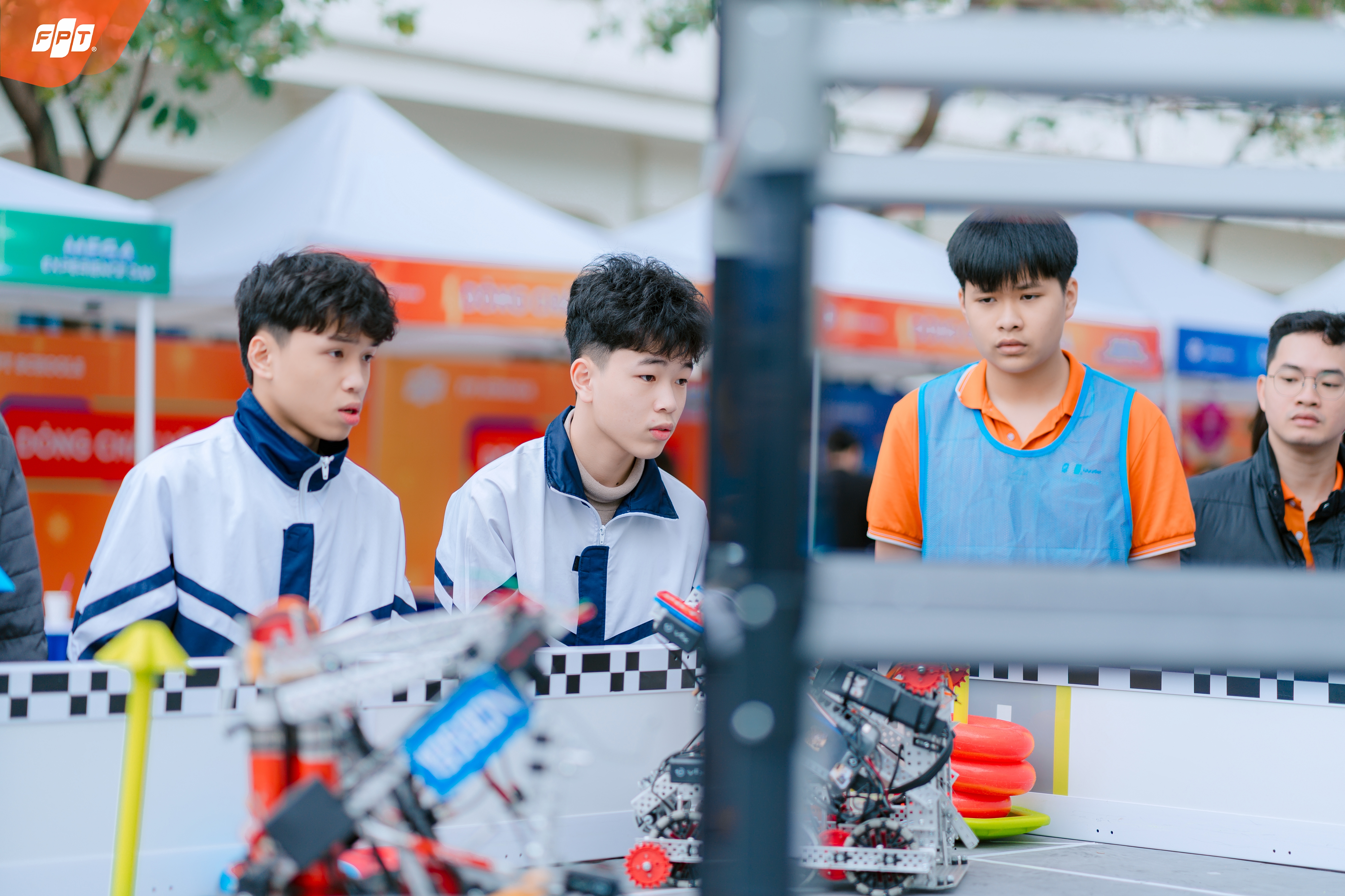 Gần 1000 PHHS hoà mình vào không khí sôi động của Mega Experience Day | FPT Schools