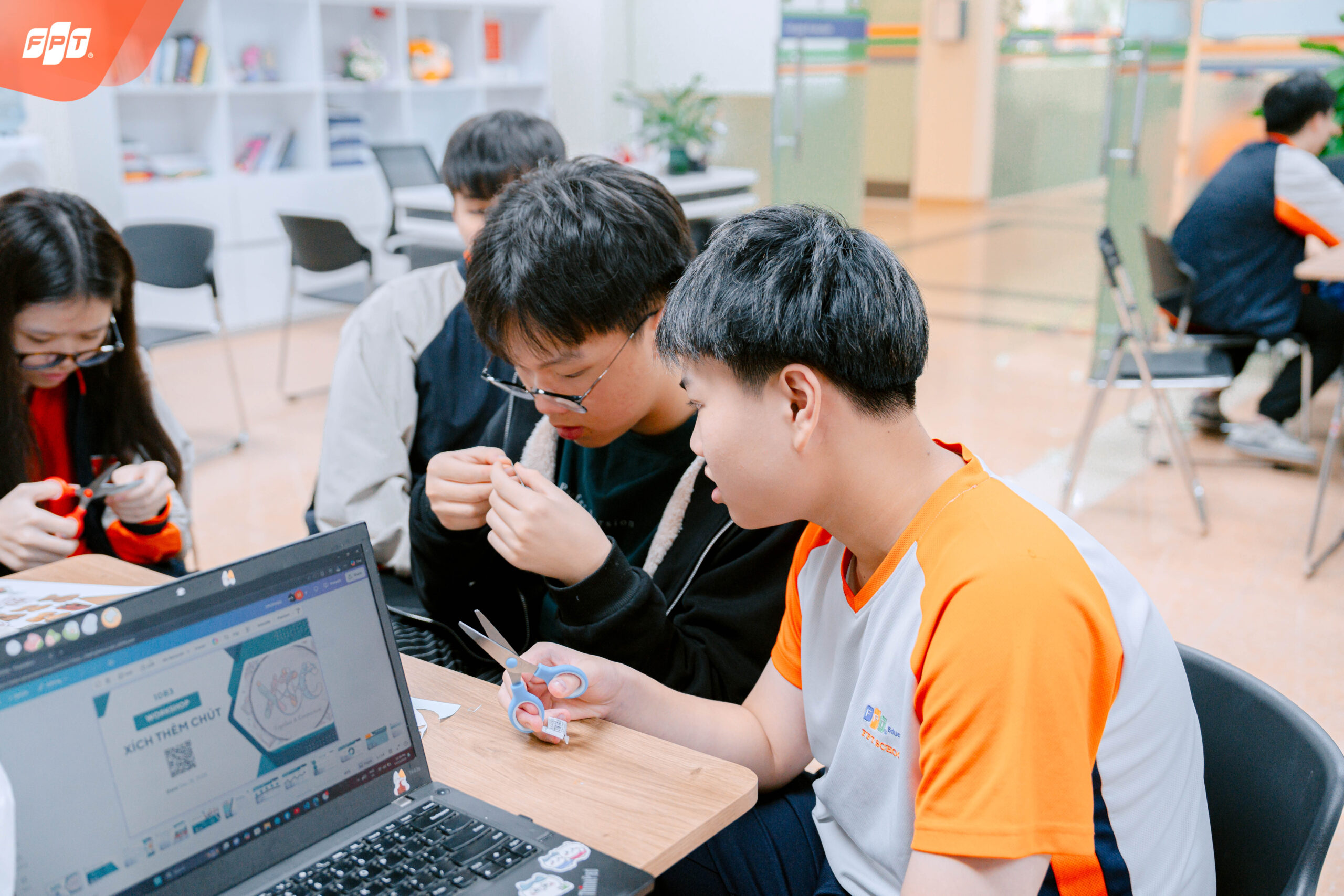 Workshop "Xích Thêm Chút"