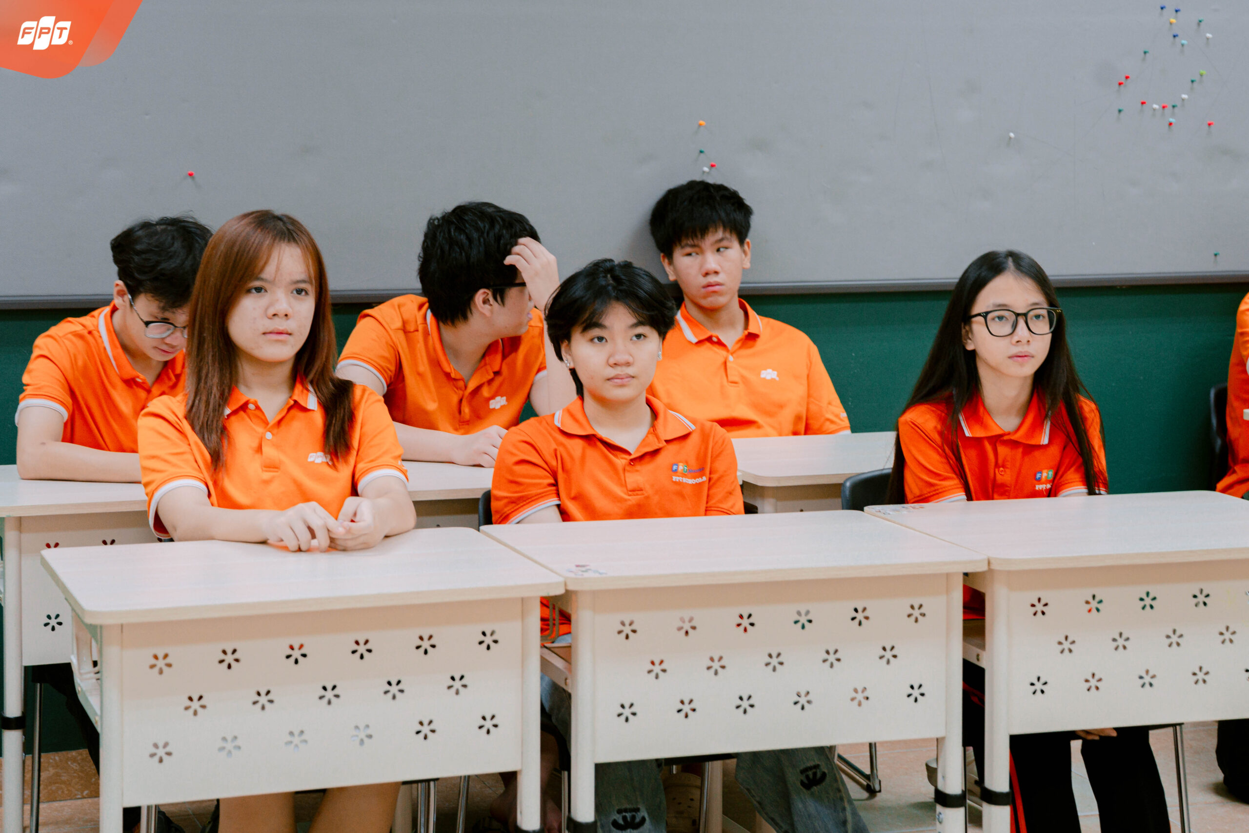 F-Career Talk-canh-cua-mo-ra-hanh-trinh-huong-nghiep